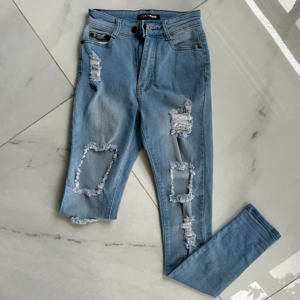 Fashion Nova Distressed Skinny Jeans | Size 3/4 | Light Wash Denim - Picture 4 of 10